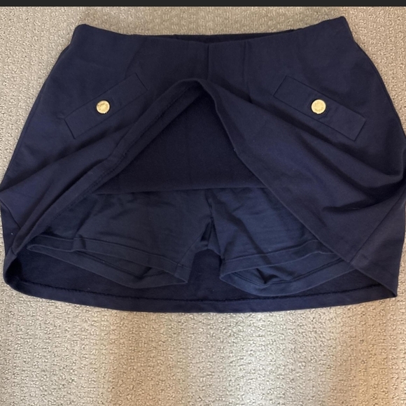 Lilly Pulitzer Navy Mini Skort with Gold Buttons - Picture 2 of 9